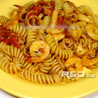 fusilli con sugo di pesce
