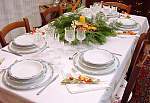 xmas table with centerpiece and place cards