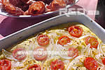 Focaccia con i pomodorini e cipolle
