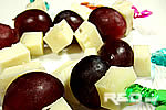 Grapes and cheese on skewers