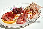 seafood crudités with tuna and shrimps
