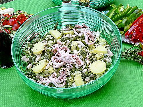 Octopus & vegetables salad