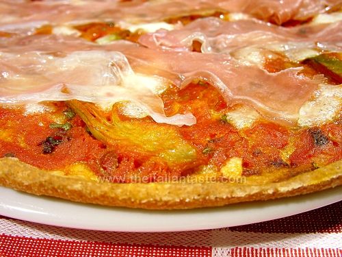 Pizza prosciutto e carciofi