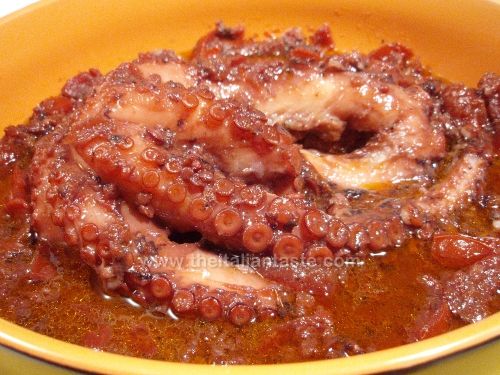 Octopus in tomato sauce, alla Luciana