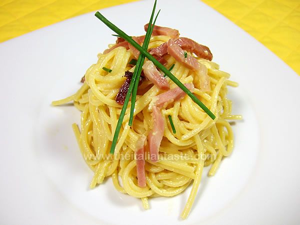 Egg spaghetti alla chitarra with speck