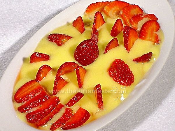Coppette di fragole e crema