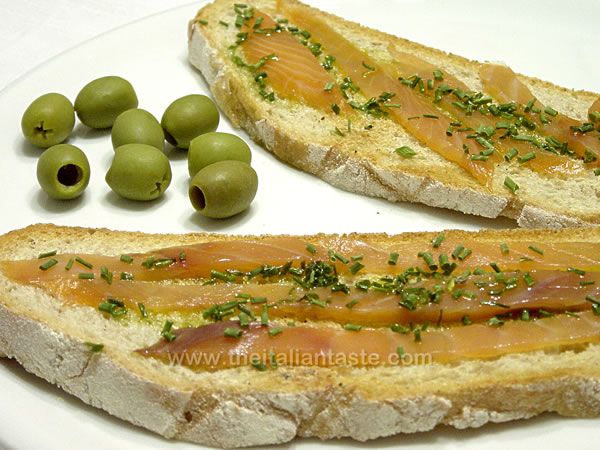 Bruschetta con salmone