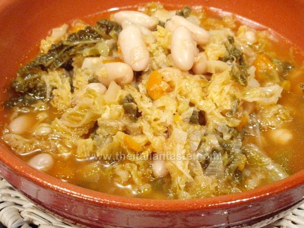 Savoy cabbage & bean soup