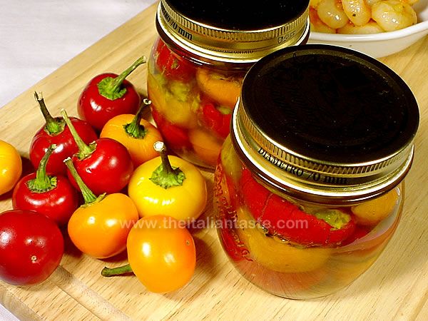 Stuffed hot cherry peppers in oil
