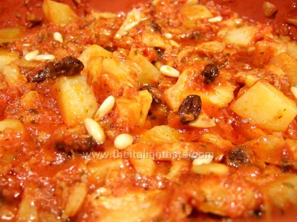 Tomato-potato-raisin-pine-nut stockfish