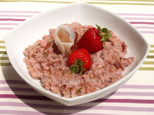 Strawberry risotto with Italian speck